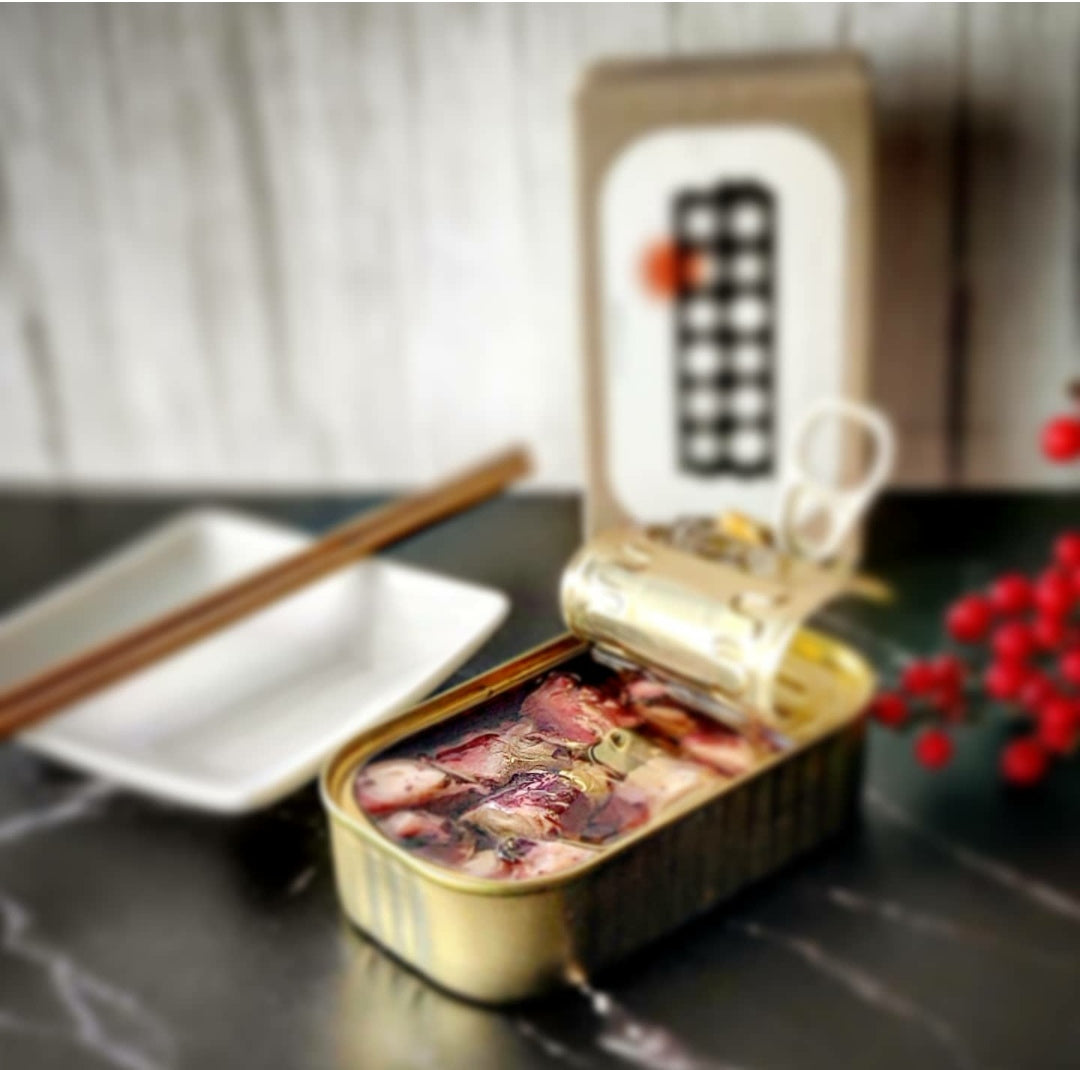 Mausteinen Mustekala Oliiviöljyssä