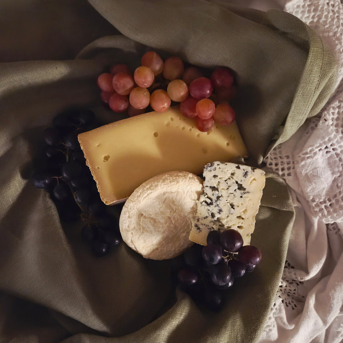 Italian Christmas Cheese Set
